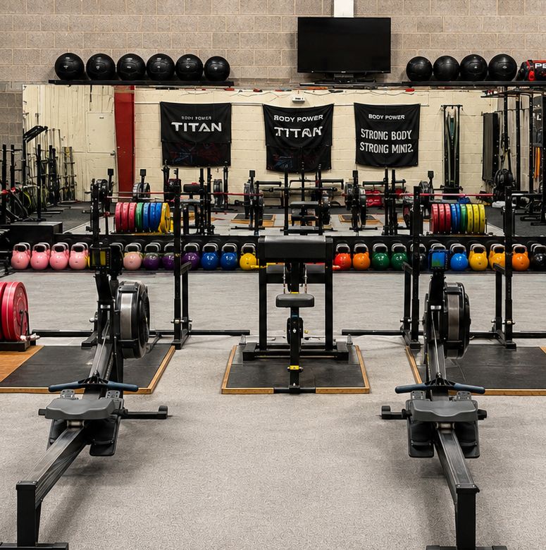 Separate lifting stations on the shared training floor