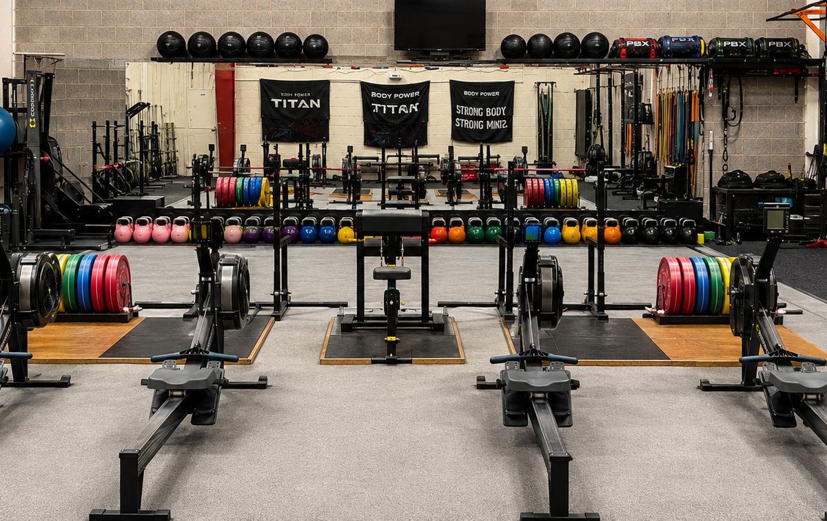Separate lifting stations on the shared training floor